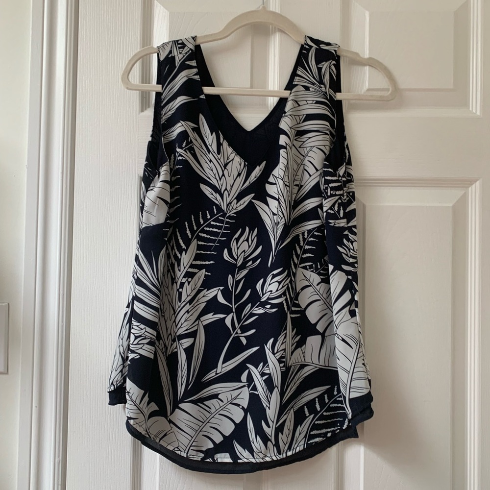 2/$25 Reversible Blue & White Leaf Pattern Tank